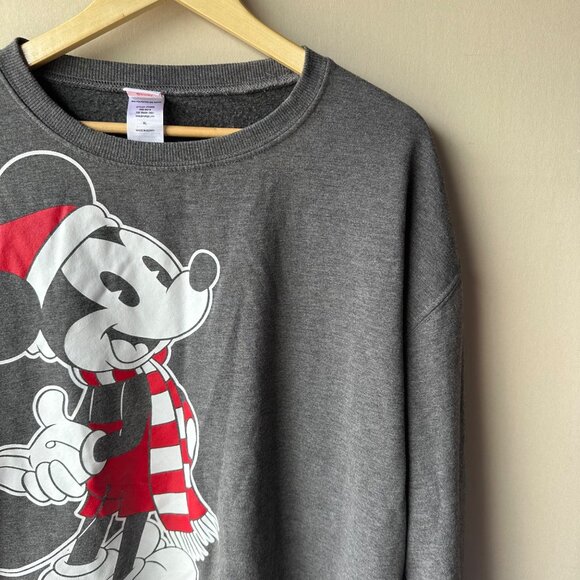 Disney Minnie Mouse Holiday Disneyland Grey Sweater Fan Adult Womens Size Large - Picture 3 of 10